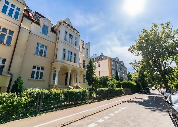 Apartament w Sopocie w przyziemiu by Grand Apartments