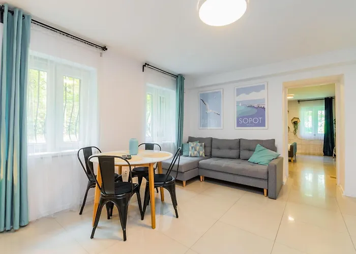 Apartament w Sopocie w przyziemiu by Grand Apartments